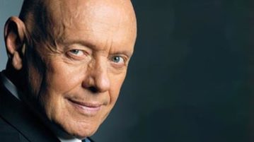 Stephen Covey: How The Best Leaders Build The Trust stephen covey